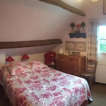 La Colline Des Roses Bed & Breakfast